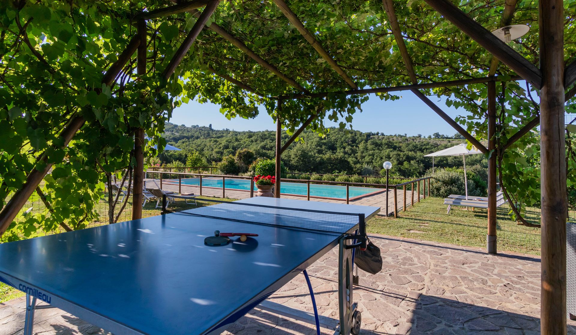 Blick auf Pool Villa Bellaria Toskana